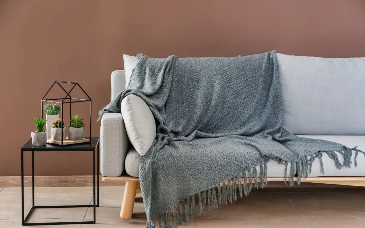 Comment choisir sa couverture canapé : Le Guide Complet