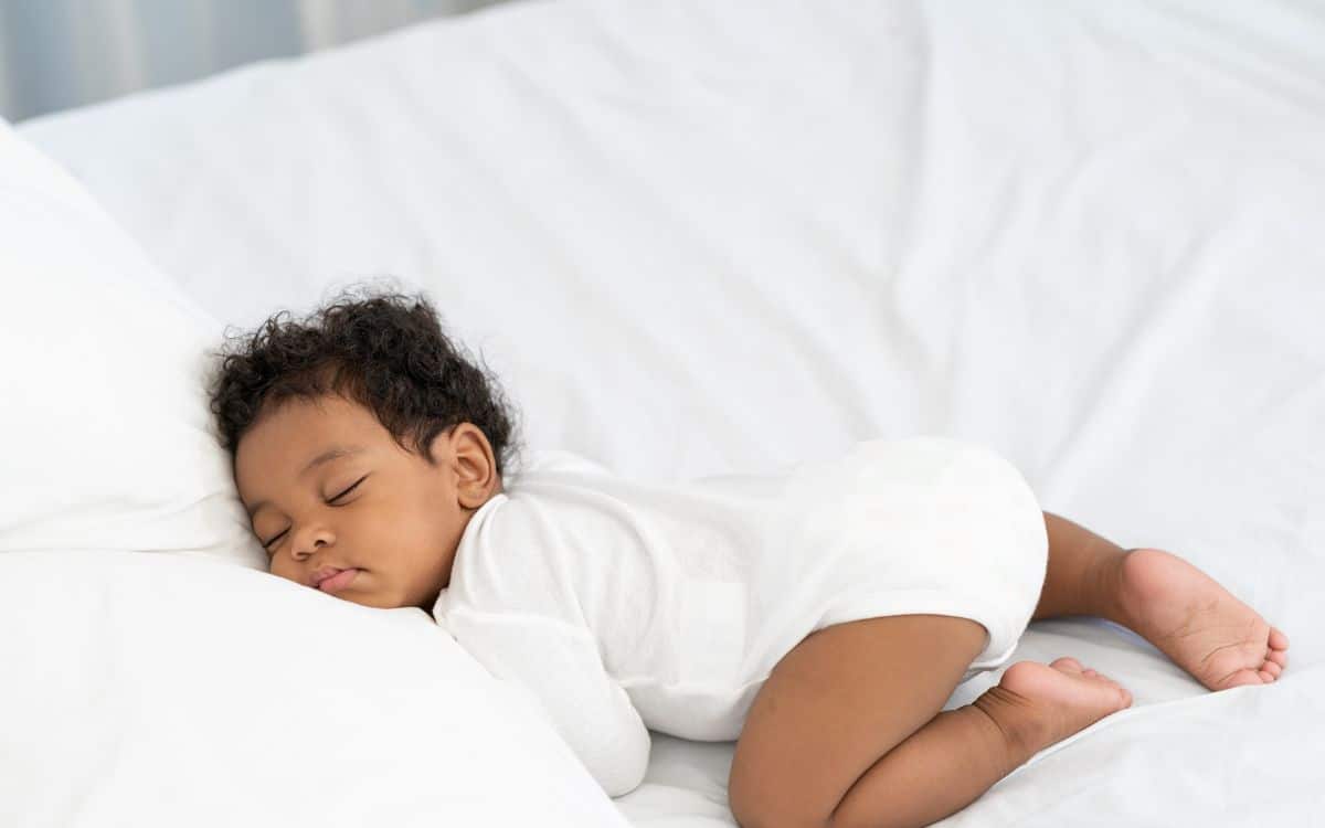 Les siestes chez les bébés selon leurs âges : Le guide complet